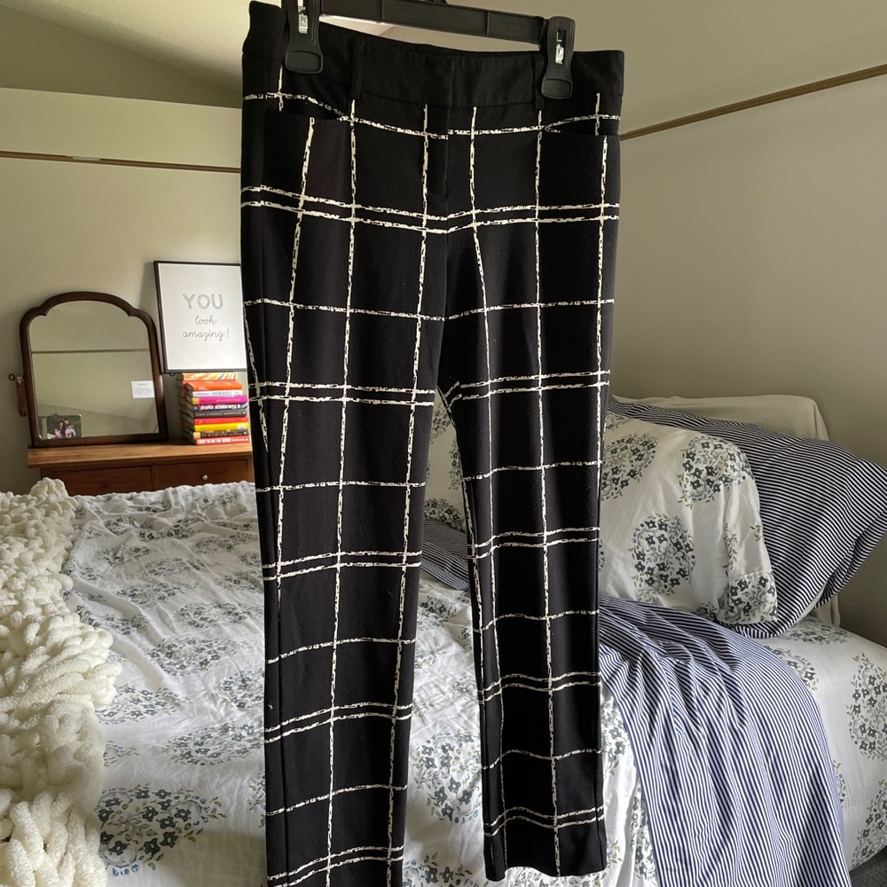 Express “Columnist” Pants Size 6R. Stretchy and comfy!